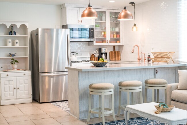 Building Photo - 4880 Sandyland Rd