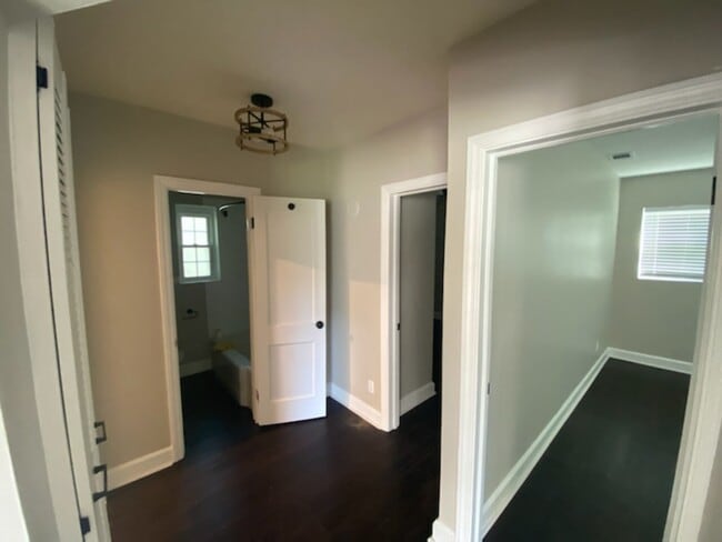 Building Photo - 705 Bay St.