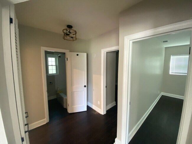 Foto del edificio - 705 Bay St.