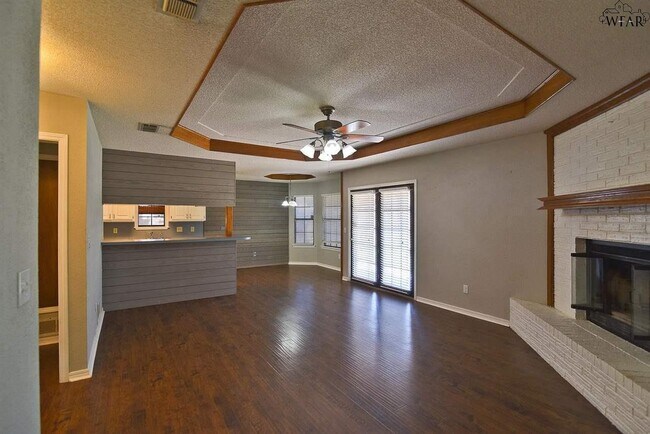 Building Photo - 4618 Sabota Ave