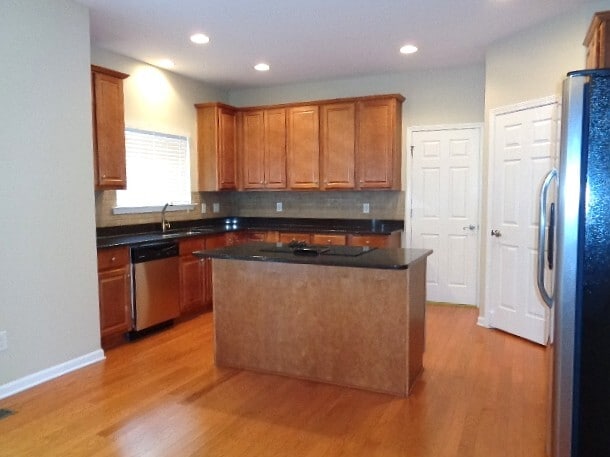 Building Photo - 319 Forest Bend Dr