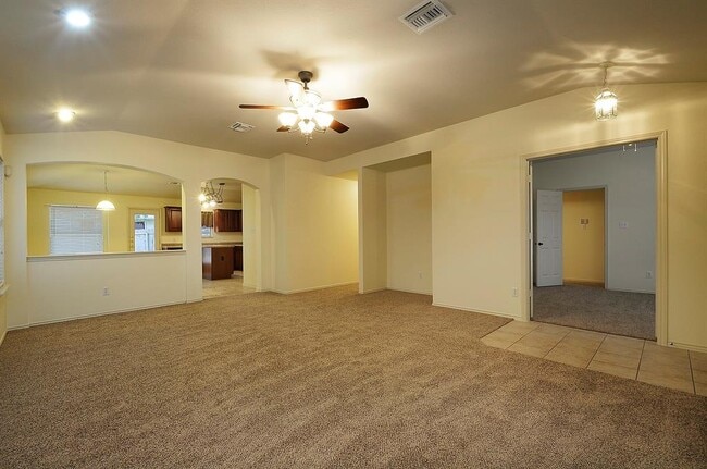 Building Photo - 1109 Fossil Cove