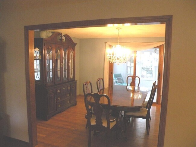 Building Photo - 17 Brad Rd