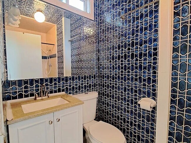 Foto del edificio - 623 E Kingsley Ave