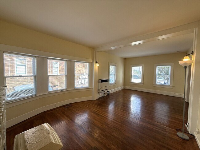 Foto del edificio - 5BR Berkeley Home | W/D, Dishwasher, Backyard + Storage Near Shattuck & Berkeley Bowl