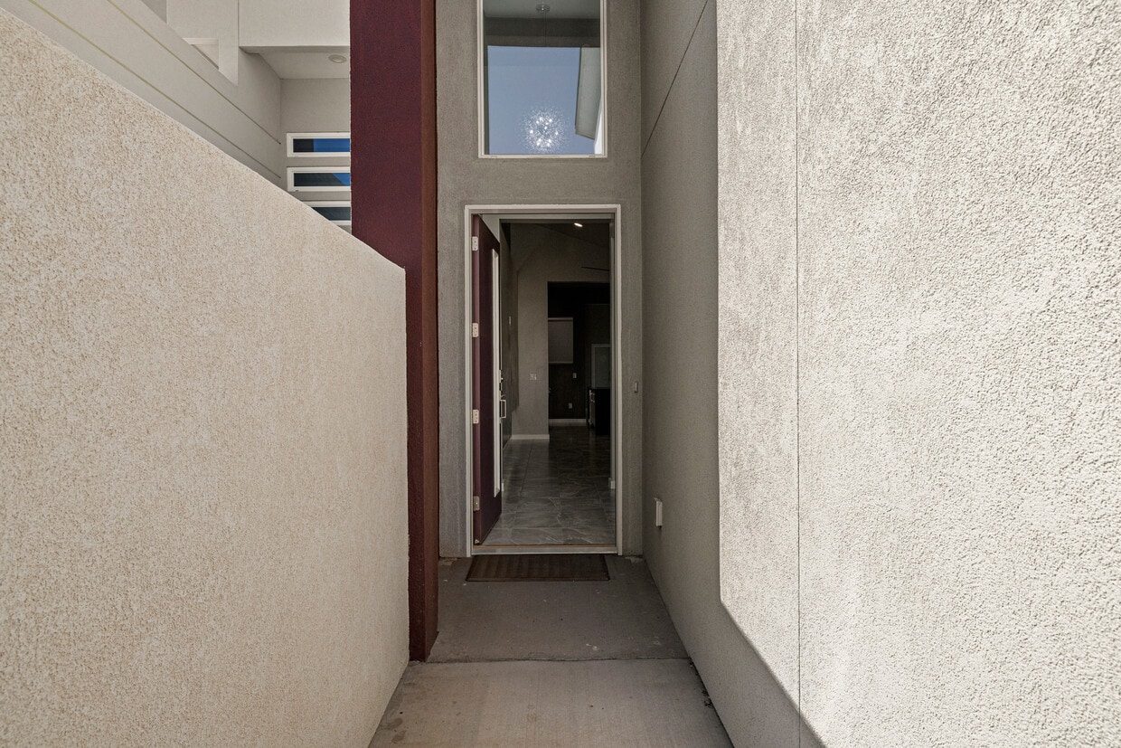 Building Photo - 4359 Capistrano Ave