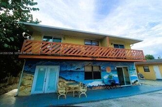 Building Photo - 307 S Ocean Dr