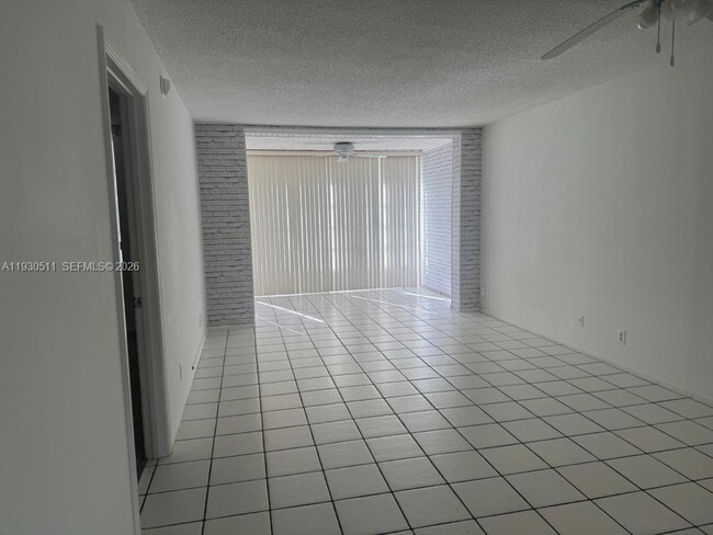 Building Photo - 9330 Lagoon Pl