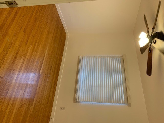 Building Photo - 453 N Doheny Dr