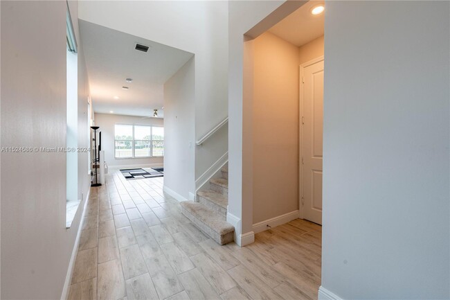 Building Photo - 4241 Pelicano Way