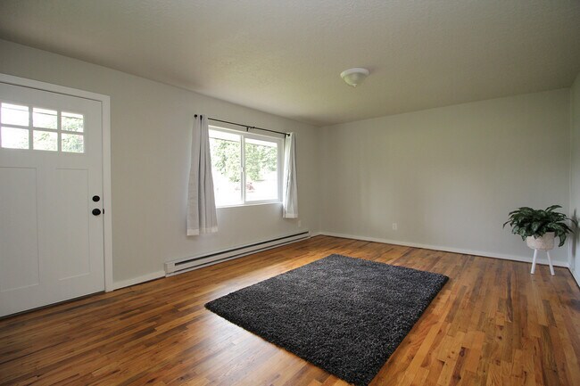 Building Photo - 12915 NE Multnomah St