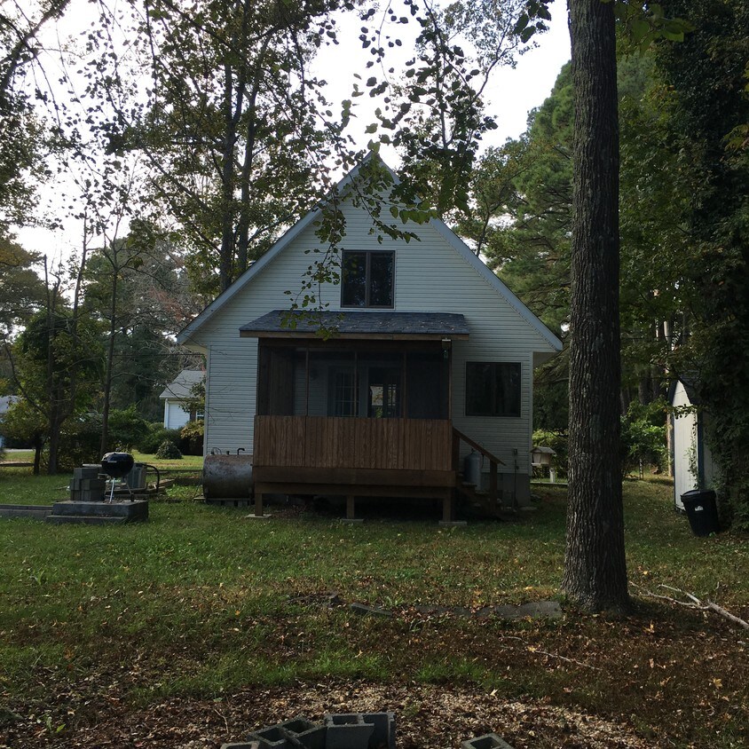 Foto principal - 14742 MacArthur Dr