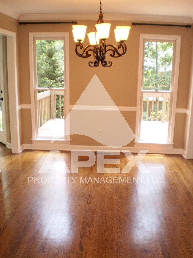 Foto del edificio - Beautiful 3/4 Bd - 2.5 Ba Brick 2-Story Si...