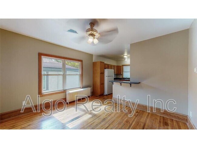 Foto del edificio - 609 Snelling Ave N