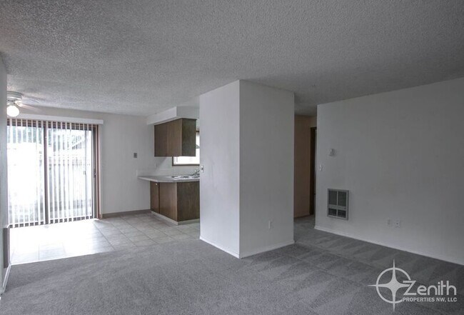 Building Photo - 3020 NE 78th Ave