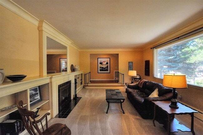 Foto del edificio - **COMING SOON**Stunning Mid Century Rancher