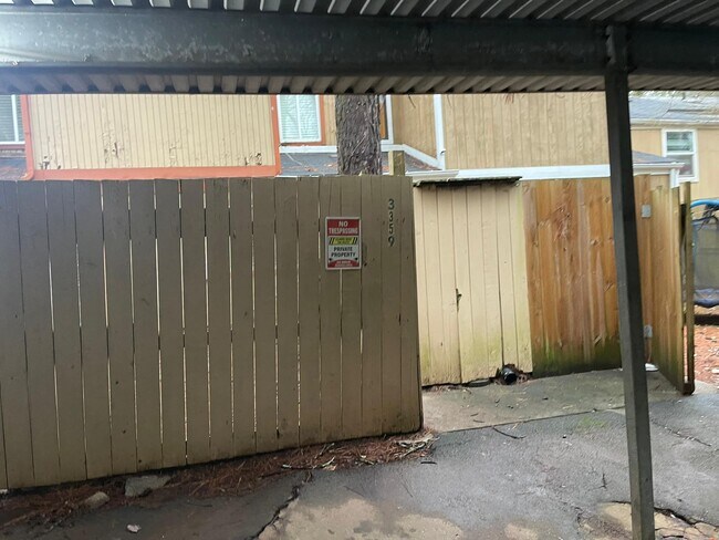 Foto del edificio - 3359 Columbia Trce