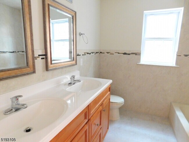 Building Photo - 131 Bellair Pl.