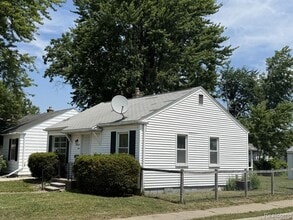 Building Photo - 26604 Groveland St