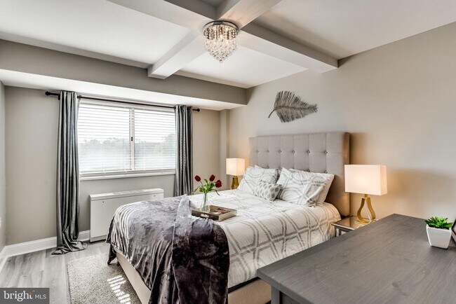 Foto del edificio - 2500 N Van Dorn St