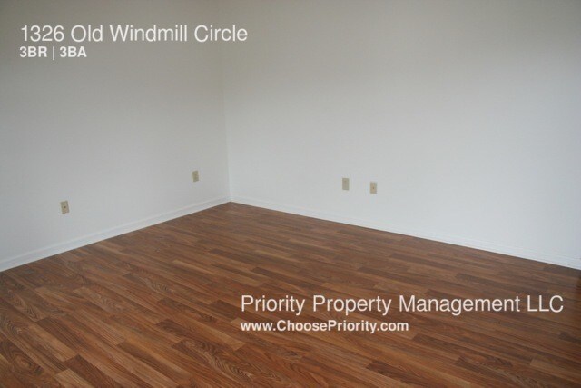 Building Photo - 1326 Old Windmill Cir