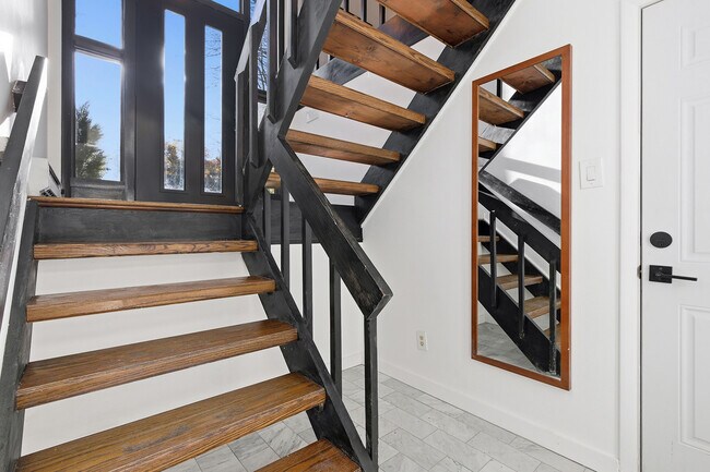 Foto del edificio - 1 Myrtle Hill Rd