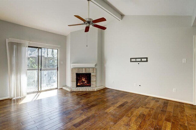 Building Photo - 11711 Memorial Dr