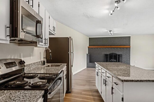Building Photo - 2530 Bradford Ct