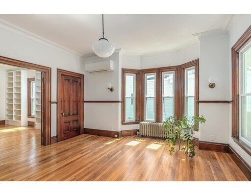 Foto del edificio - 14 Evergreen Ave