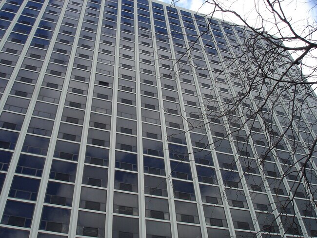 4343 West Facade - 4343 N CLARENDON Ave