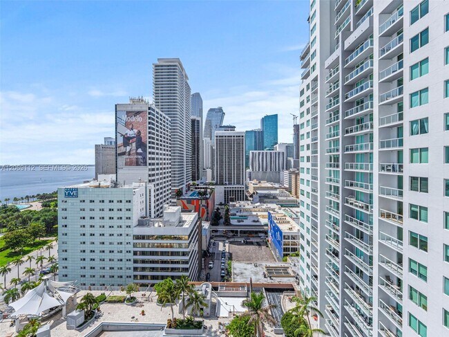 Foto del edificio - 244 Biscayne Blvd