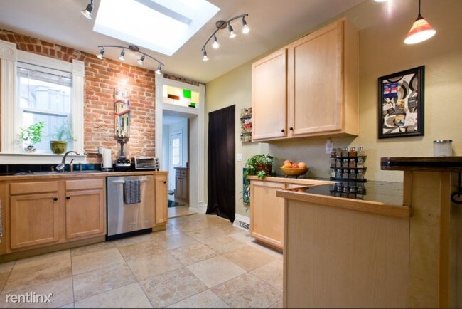 Building Photo - 5 br, 2 bath House - 3644 Lipan St
