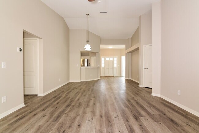 Foto del edificio - 9726 Cypress Pond Ave