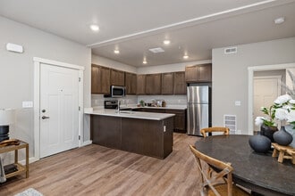 Building Photo - Latitude 42