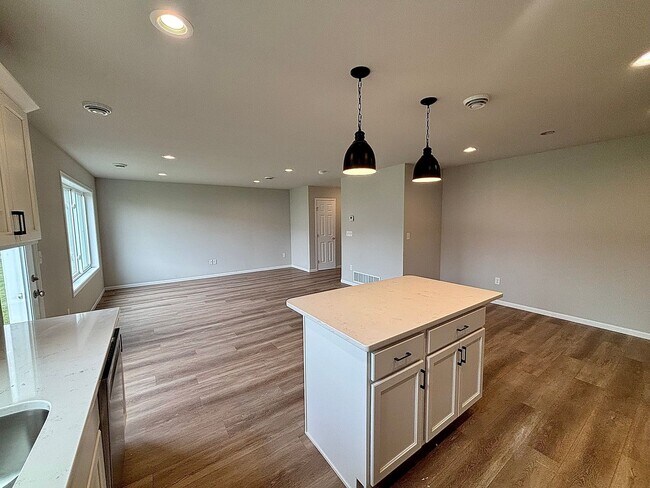 Foto del edificio - Modern Living Meets Comfort – Brand New 3 ...