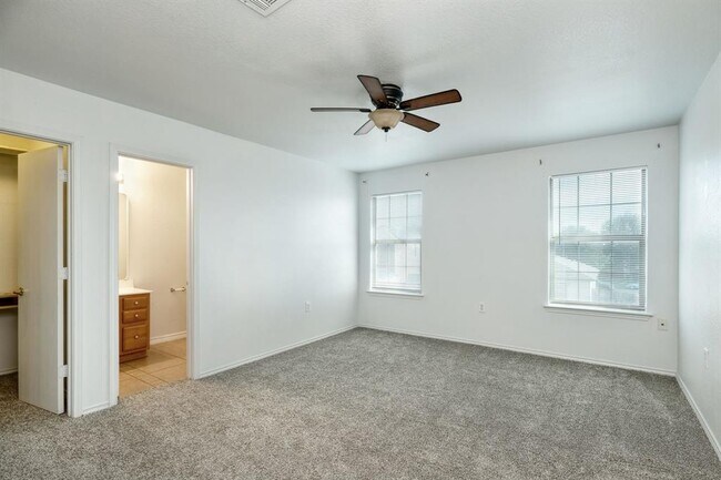 Foto del edificio - 4605 Nuckols Crossing Rd