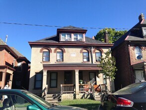 Building Photo - 60 W 10th Ave