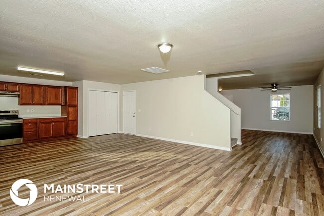 Building Photo - 202 Valleyside Dr NE