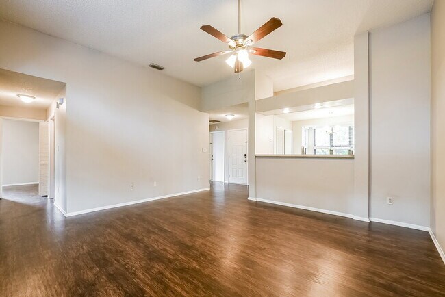 Foto del edificio - 1063 Alpug Ave