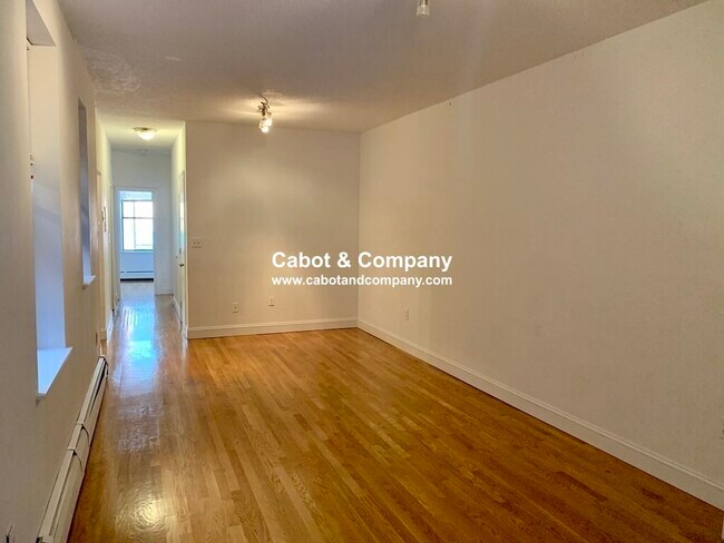 Foto del edificio - 213 E Berkeley St