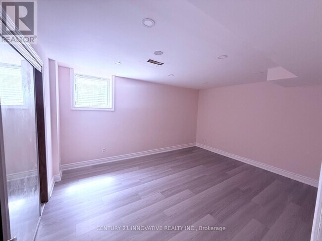 Building Photo - 132 Hillcroft Dr