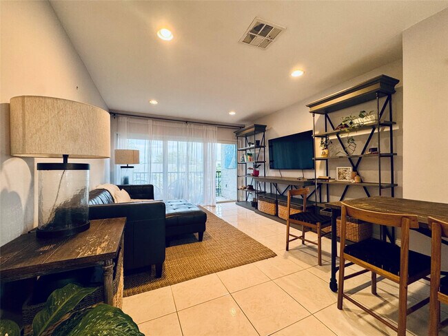 Foto del edificio - 2801 NE 33rd Ct