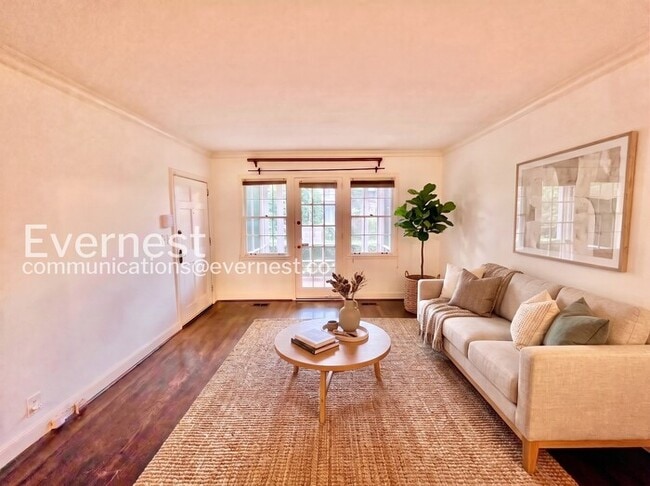 2 Bed/1 Bath Condo with Modern Amenities / Available Now! - 2 Bed/1 Bath Condo with Modern Amenities / Available Now!