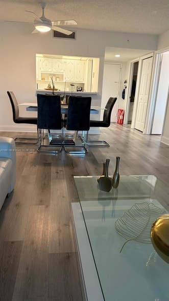 Foto del edificio - 140 Lakeview Dr