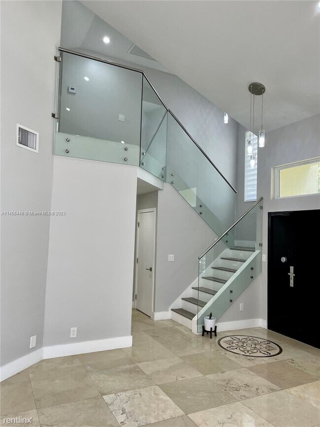 Building Photo - 3 br, 2.5 bath House - 2921 Bogota Ave