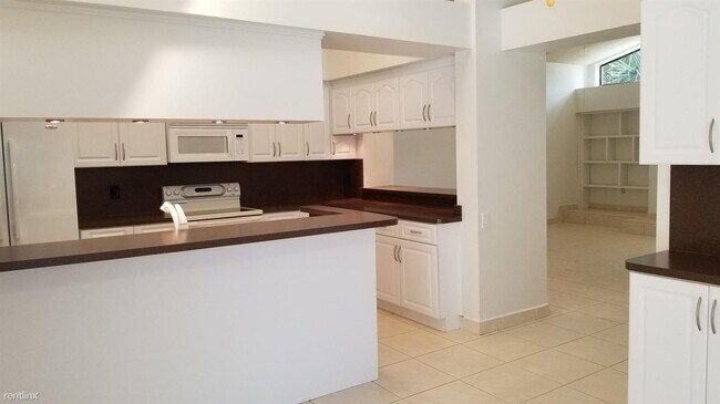 Foto del edificio - 4 br, 2 bath House - 14060 Greentree Dr