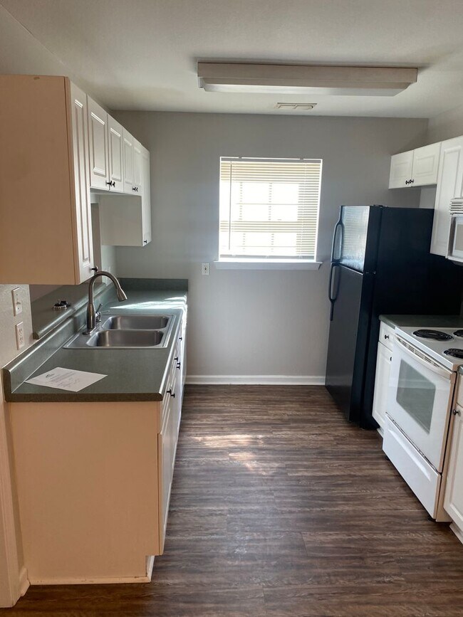 Foto del edificio - Beautiful 3 Bedroom 3 Bath