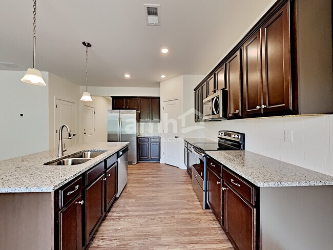 Foto del edificio - 5240 Smithbriar Dr