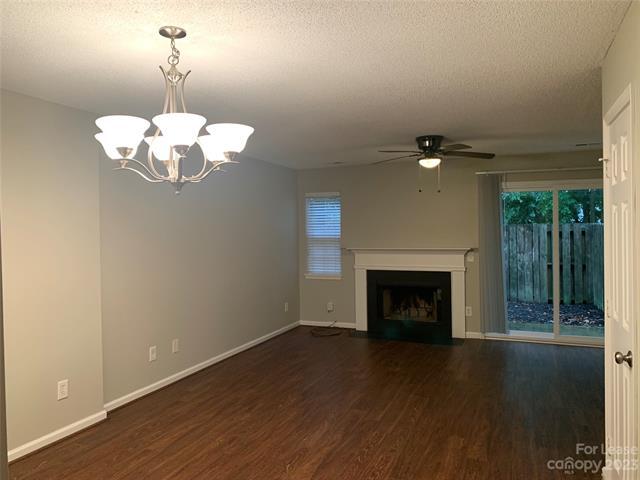 Foto del edificio - 11168 Whitlock Crossing Ct