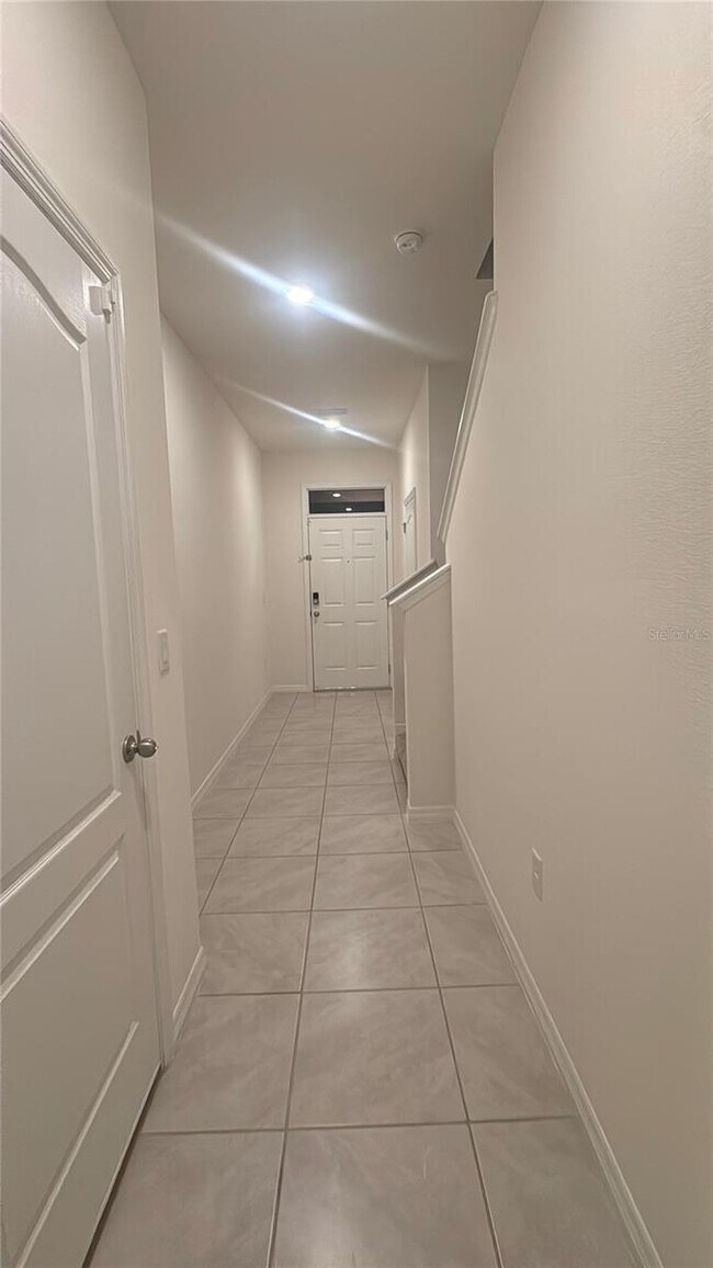 Building Photo - 1422 Yellow Finch Dr
